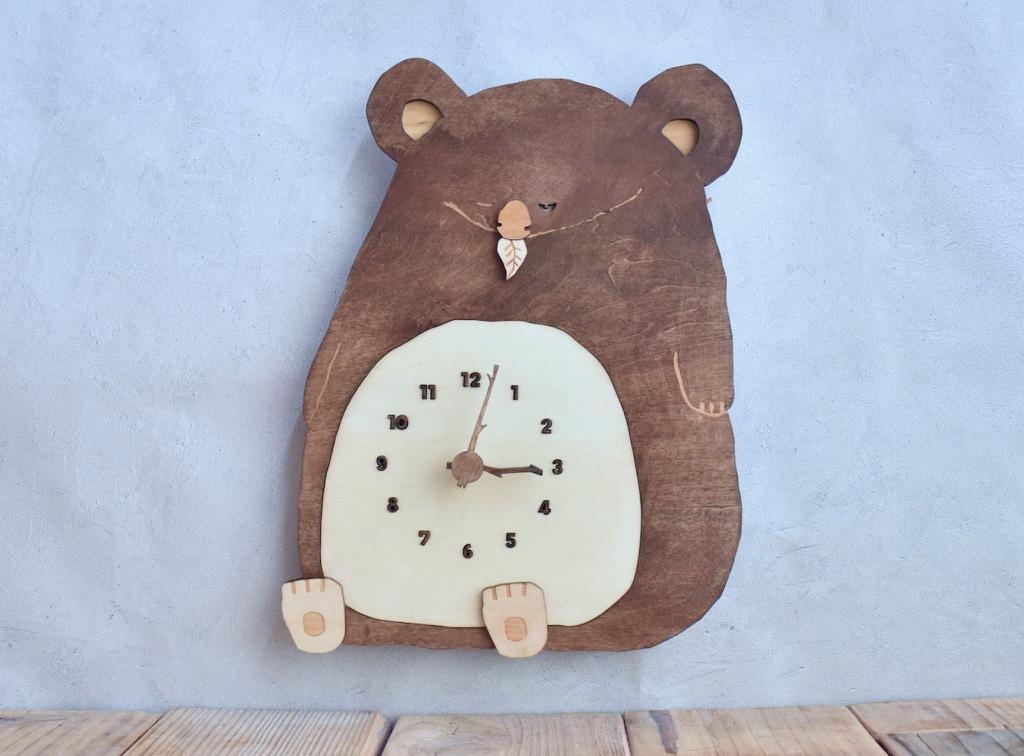 コアラがユーカリを食べながらユーカリの夢を見る レギュラーサイズ 時計 木製 掛け時計