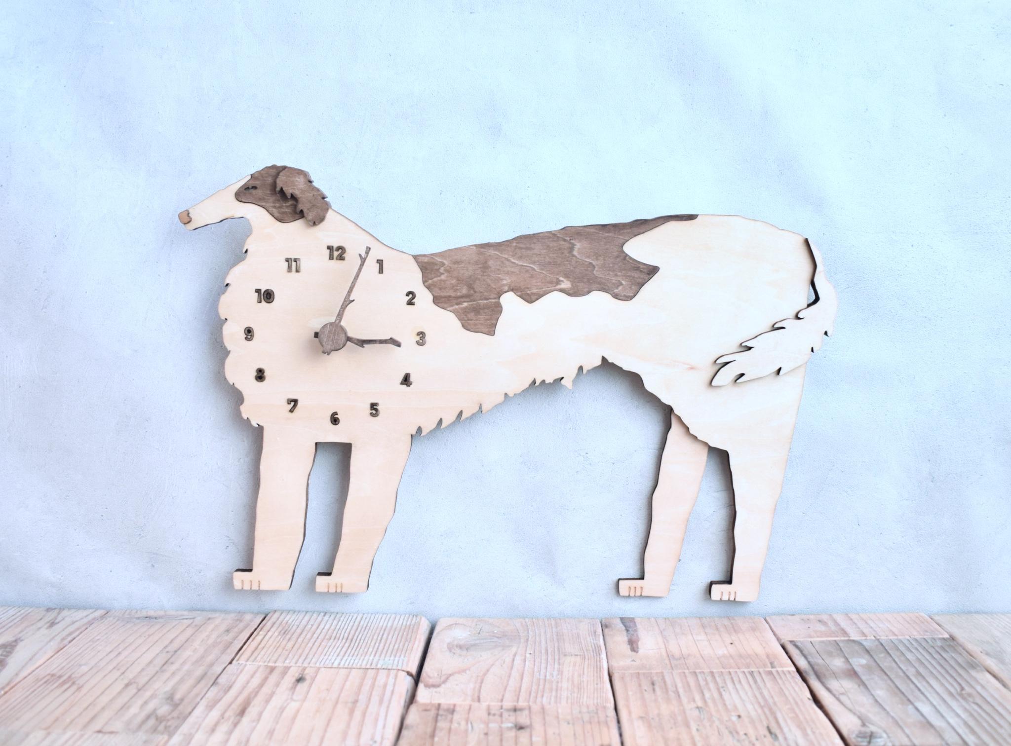 ボルゾイがスタイリッシュな空間を作り出す時計 木製 掛け時計