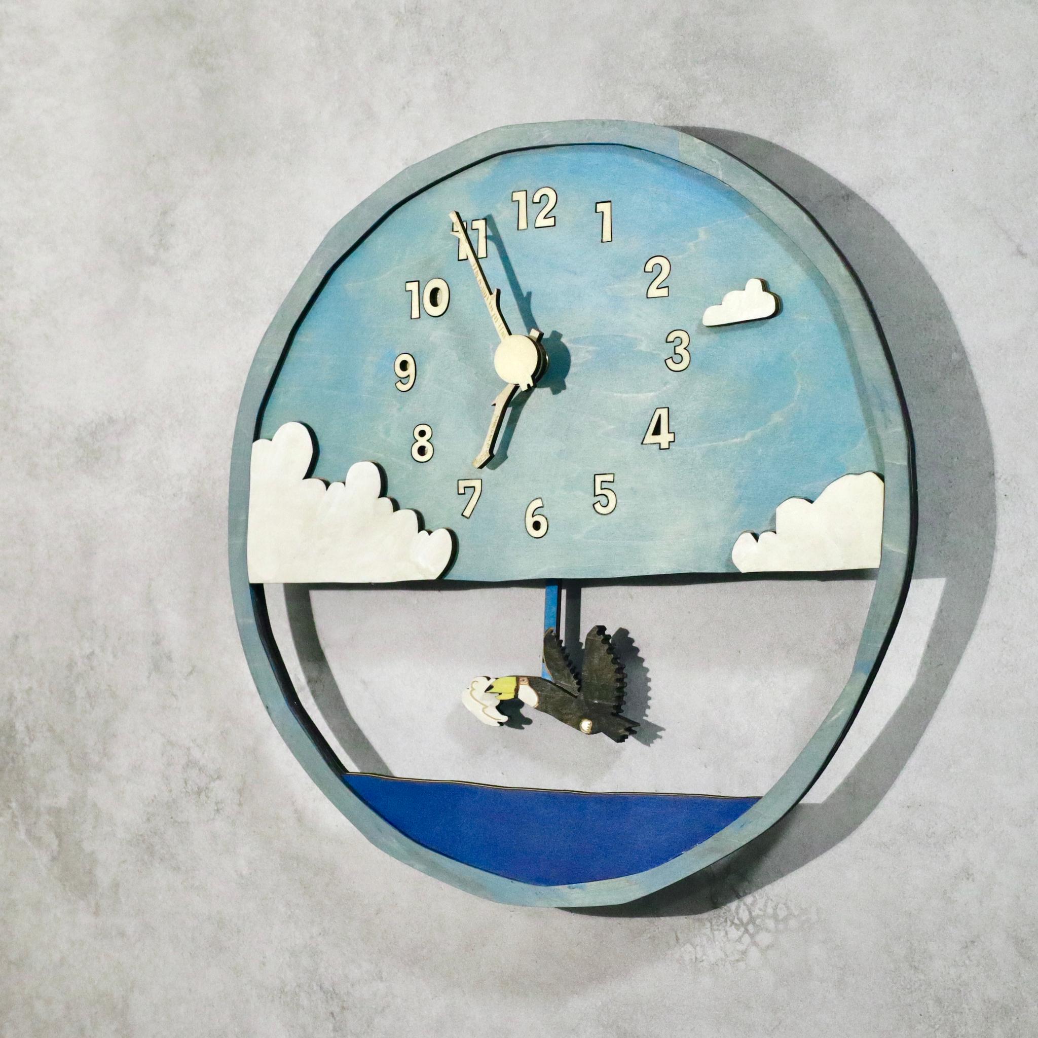 風を運ぶオオハシ - 空気をひとくち、くわえて - 時計 木製 振り子時計 掛け時計 | 2枚目