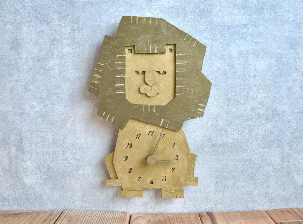 黄金のライオンが佇む レギュラーサイズ 時計 木製 掛け時計1枚目の画像