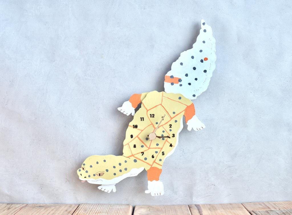 タンジェリンアルビノなレオパ レギュラーサイズ 時計 木製 掛け時計1枚目の画像